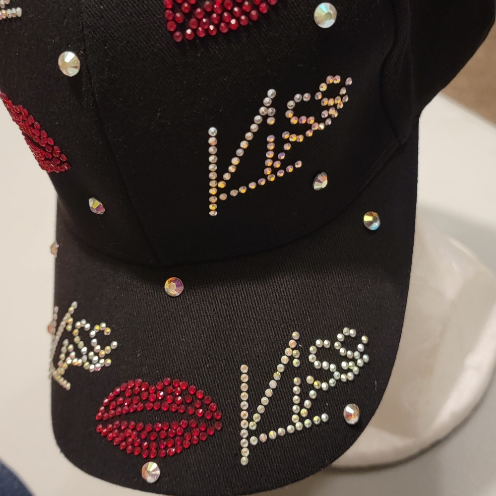 New black rhinestone kiss 💋 baseball cap - Picture 8 of 12